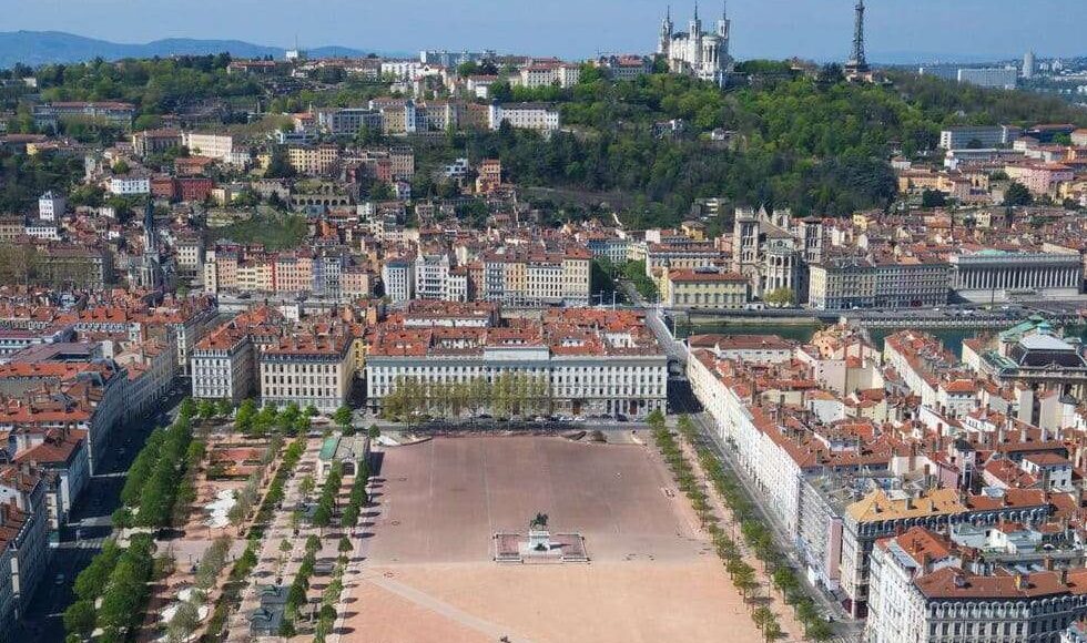 photographie de la place Bellecour à Lyon par drone